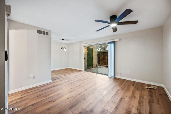 Building Photo - 5911 W Golden Ln