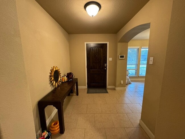 Building Photo - 5550 Casa Calvet Dr