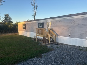 Building Photo - 604 Alexander Rd