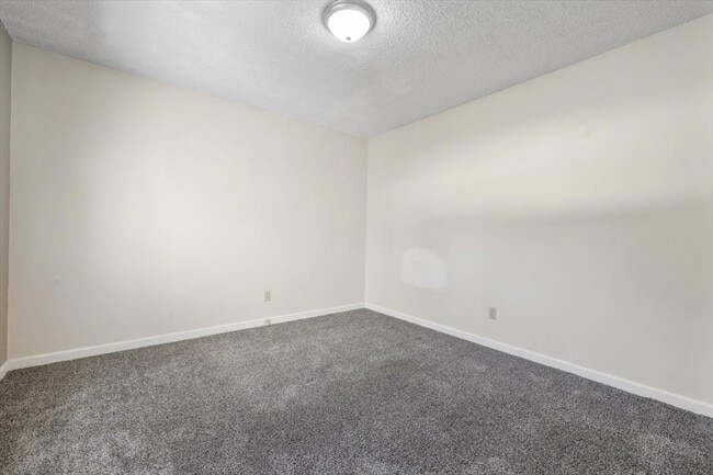 Building Photo - 2252 Avenue C