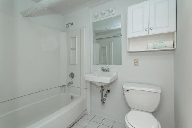 Building Photo - bedroom in Boston MA 02120