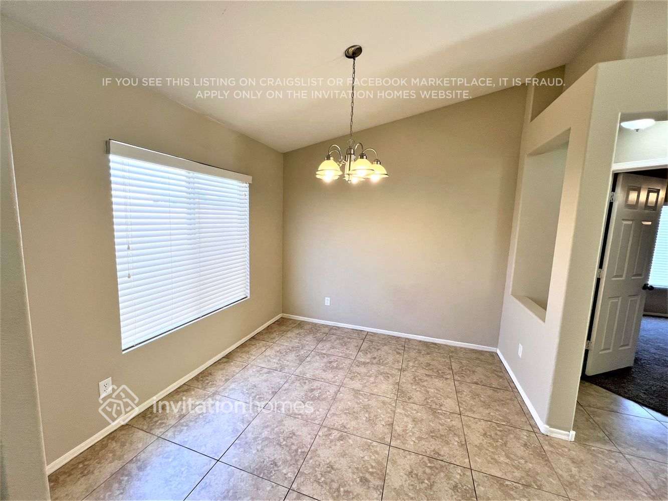 Building Photo - 1057 S Wildrose Cir