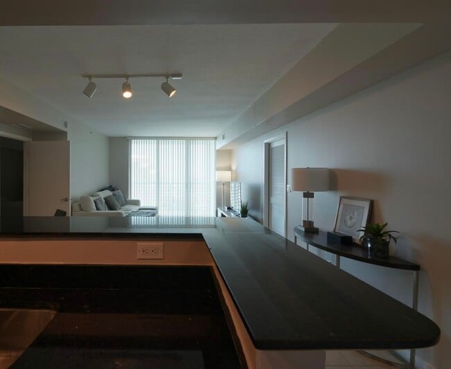 Building Photo - Two-Bedroom Residence with Bay and River V...