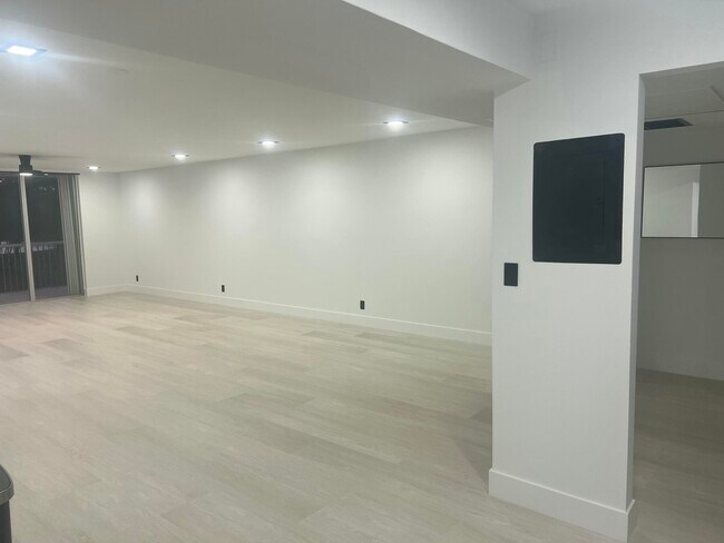 Building Photo - 3010 N Course Dr