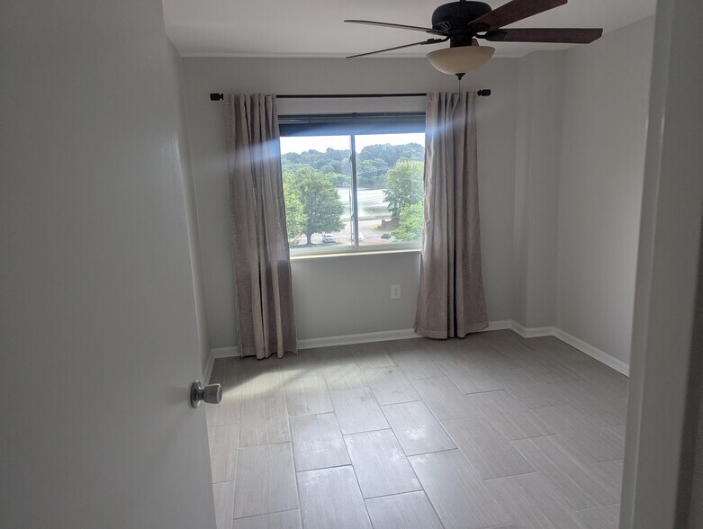 Second bedroom lake view - 200 Sanders Ferry Rd