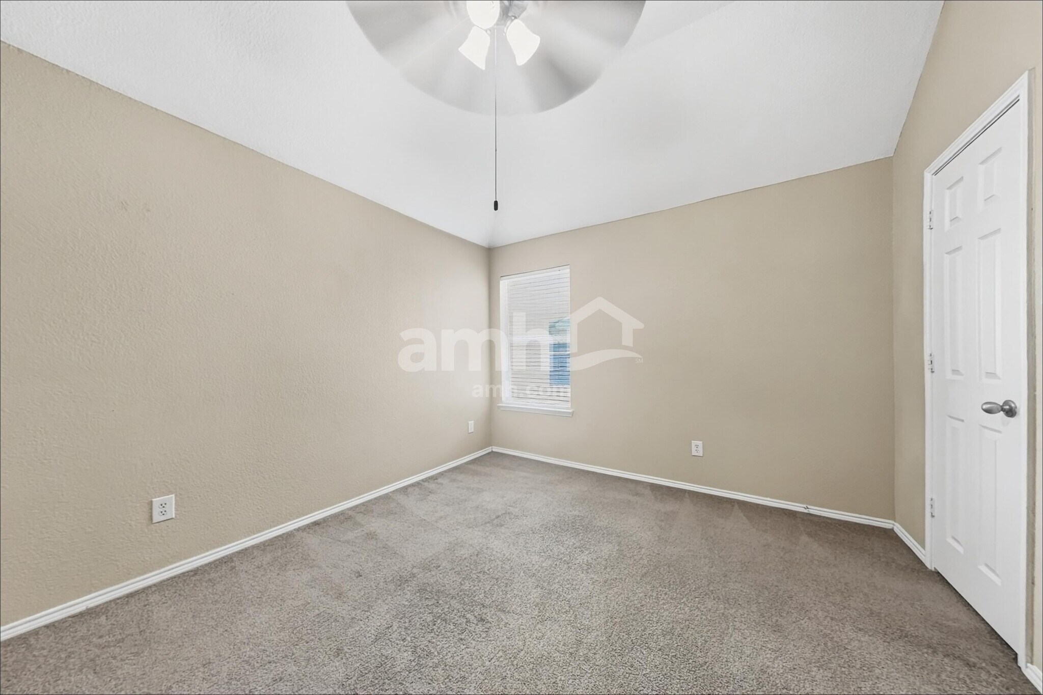 Building Photo - 9501 Navarro St