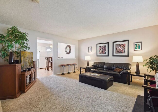 Building Photo - Charming & Spacious 3-Bedroom Home for Rent in Shakopee