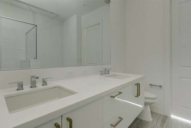 Building Photo - 1211 Caroline St