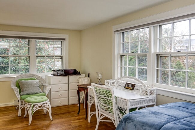 Building Photo - 148 Heritage Rd