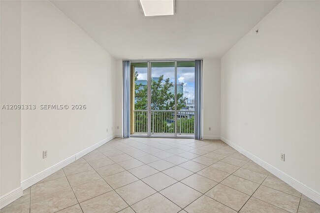 Building Photo - 1350 NW 8th Ct