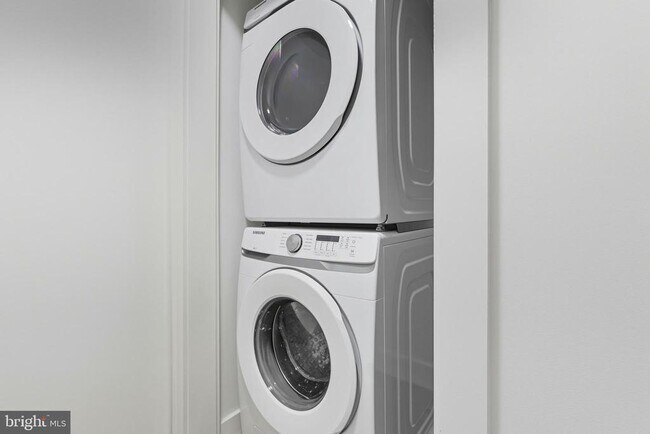 Building Photo - 3531 Claremont St