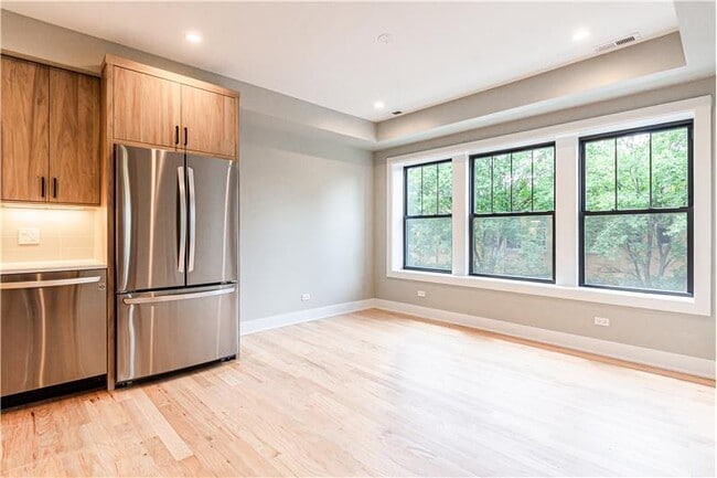 Building Photo - 2457 W Logan Blvd