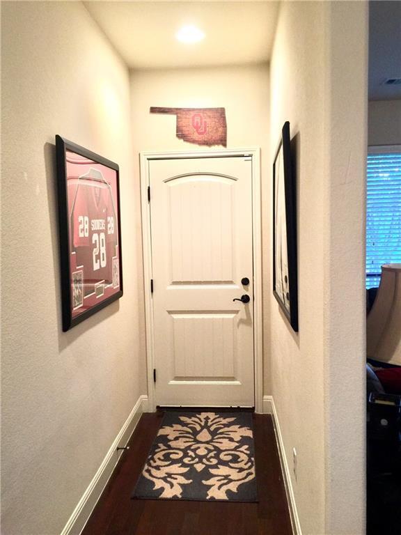 Building Photo - 10052 Janet Loop