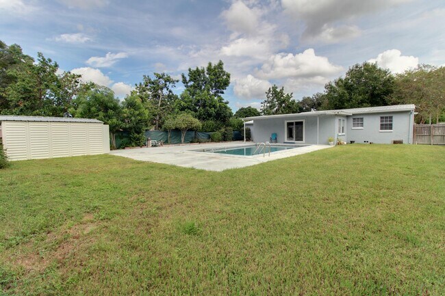 Building Photo - 3320 Lila Dr