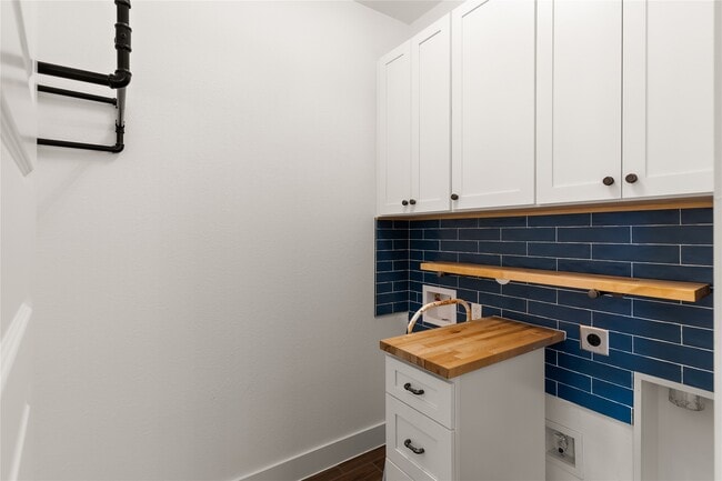 Building Photo - 18547 First Landing Drive