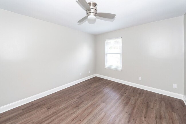 Building Photo - 3 Bedroom, 2 bathroom home in Moss Point - Ladson