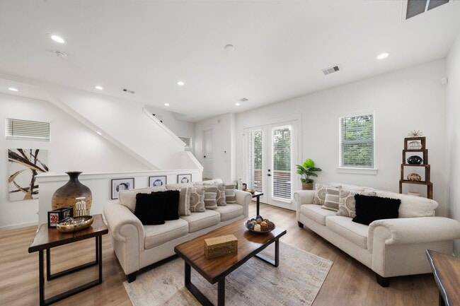 Building Photo - 1503 Evelyn St