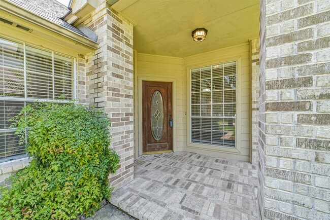 Building Photo - 17515 Fairgrove Park Dr