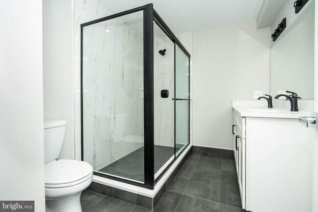 Building Photo - 1711 S 5th St