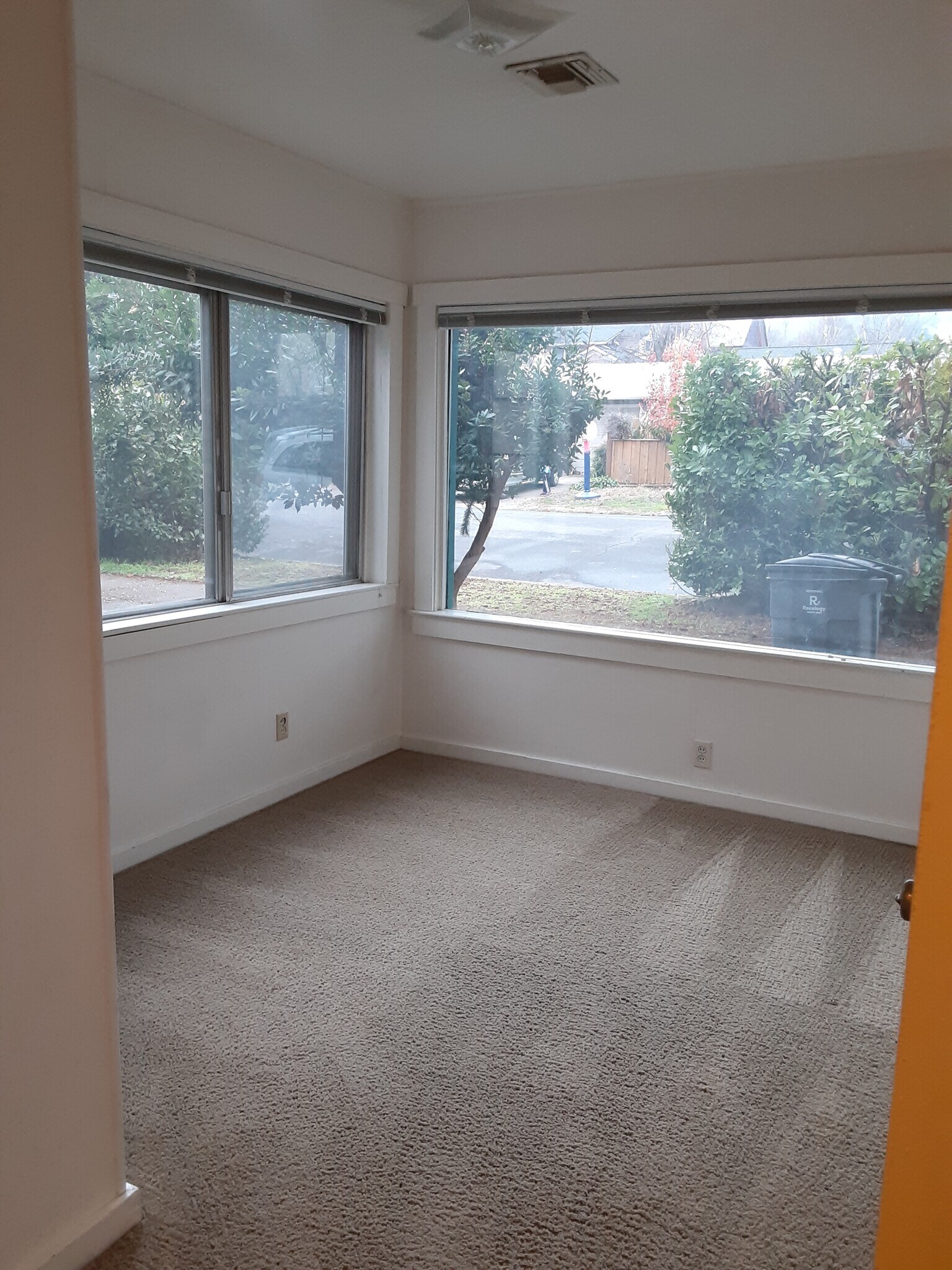 Building Photo - 657 C St