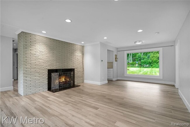 Building Photo - 4096 Chestnut Hill Dr