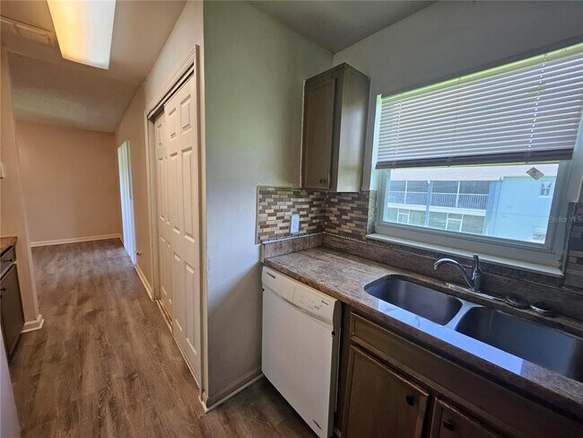 Building Photo - 4136 Pershing Pointe Pl