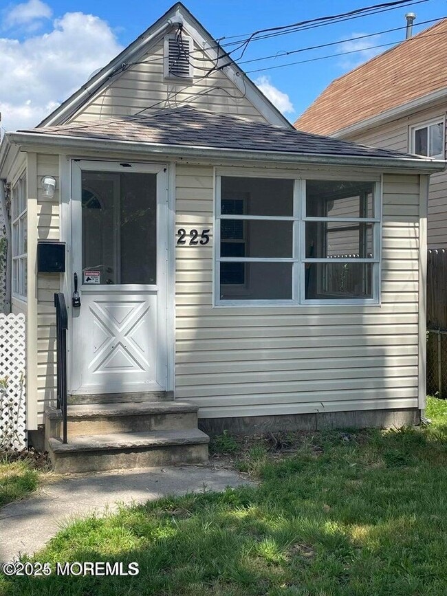 Primary Photo - 225-227-227 Seeley Ave