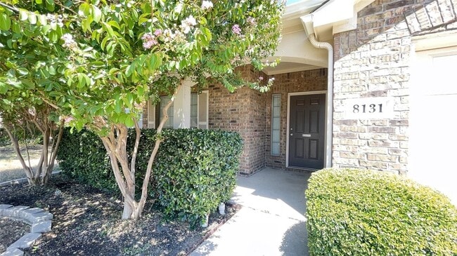 Building Photo - 8131 Tierra Del Sol Rd