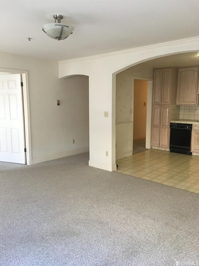 Building Photo - 1582 Taraval St