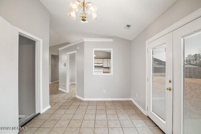 Building Photo - 424 Singletree Dr