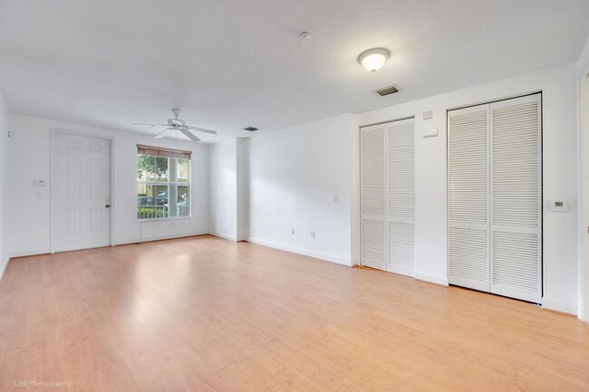 Building Photo - Charming spacious 1 bed 1 bath unit in the...