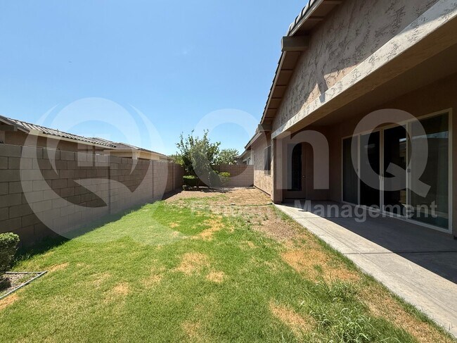 Building Photo - 22701 E Avenida Del Valle