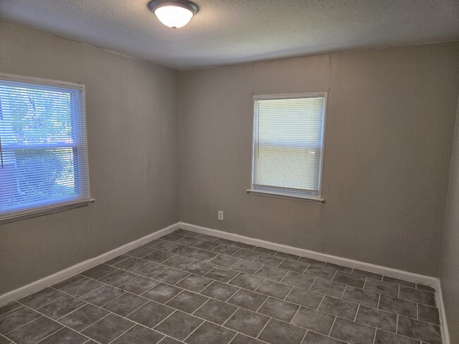 Building Photo - 2056 Edgar St
