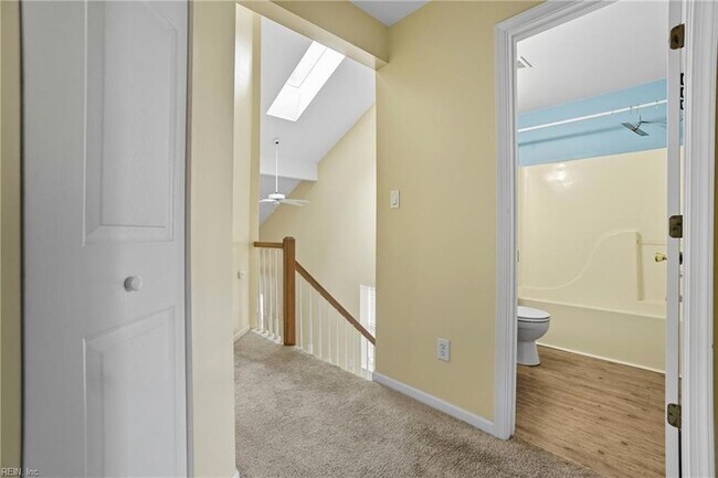 Building Photo - 716 Aylesbury Dr