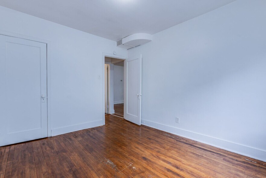 Building Photo - 757 E Warrington Ave