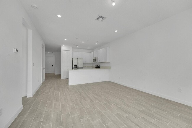 Building Photo - 6429 Seabright Ter