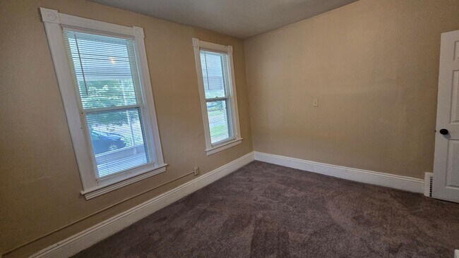 Building Photo - 908 Lafond Ave