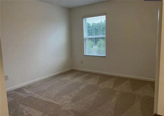 Building Photo - 6050 Sanford Pl
