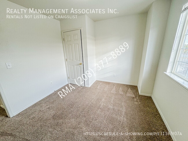 Building Photo - 843 N White Barn Rd