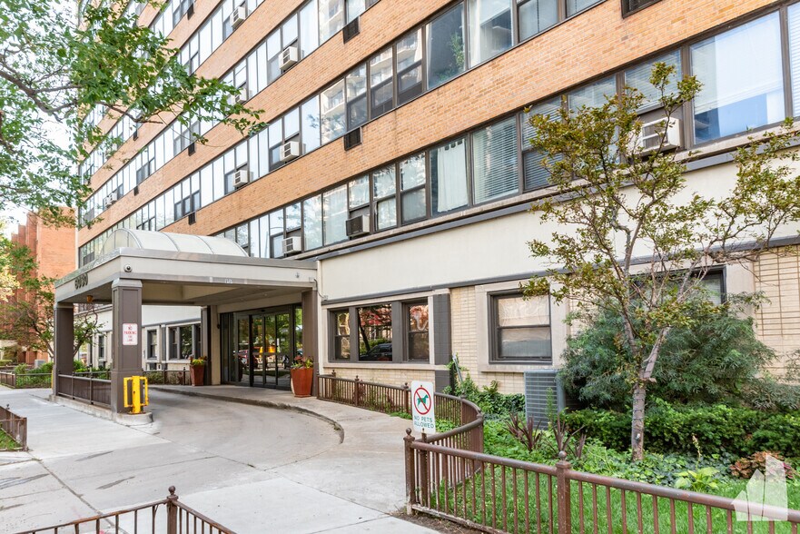 Building Photo - 6030 N Sheridan Rd