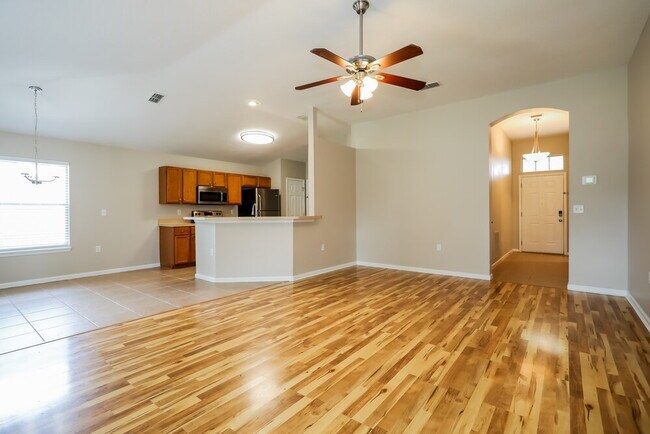 Building Photo - 652 Morning Mist Way