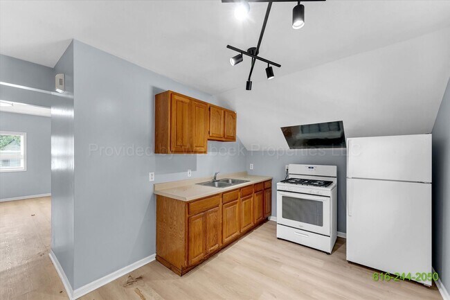 Building Photo - 2142 Palace Ave SW