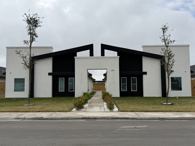 Building Photo - 2417 Indian Creek Ave