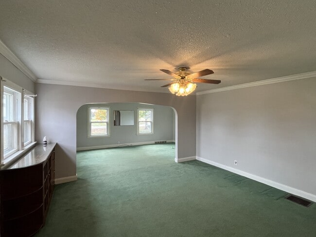 Building Photo - 7555 Finzel Rd