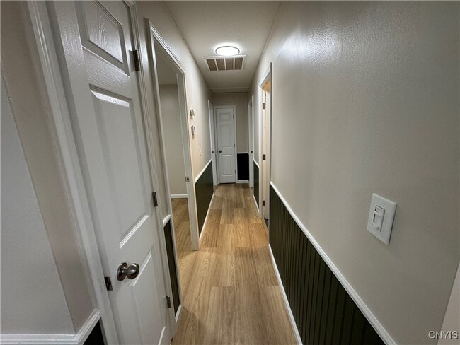 Building Photo - 304 Birchwood Blvd