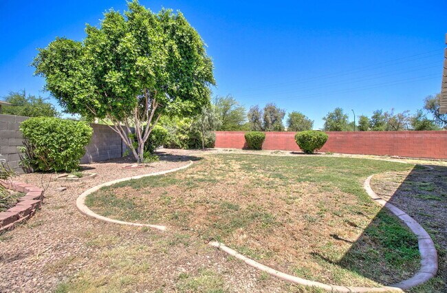 Building Photo - 4836 S Summit Ct