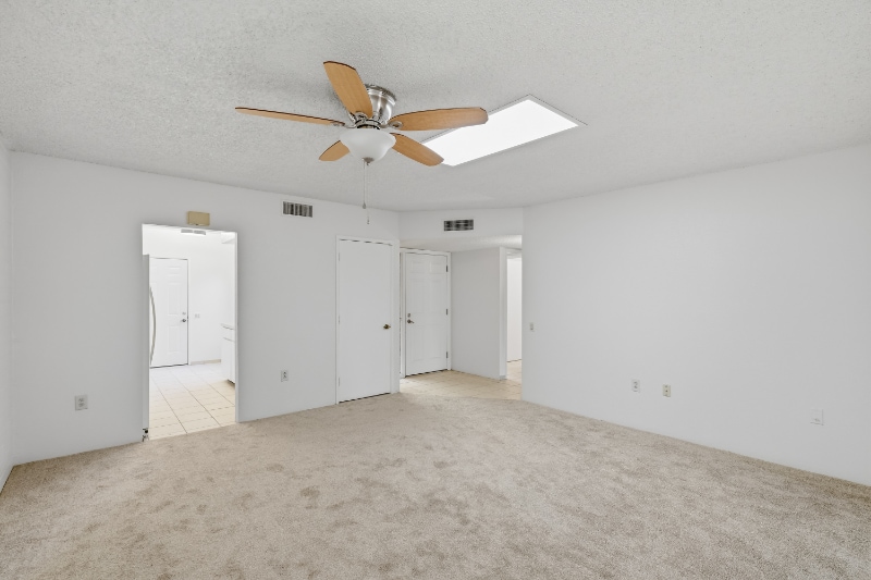 Building Photo - 359 N Calle Del Chancero