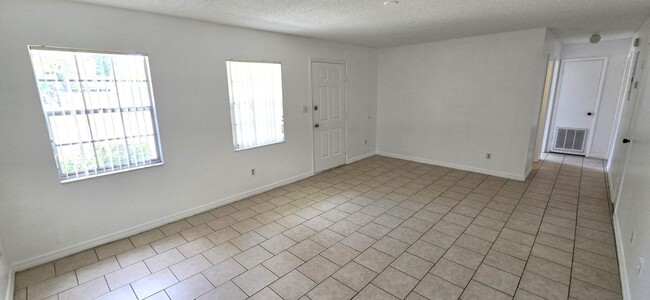 Building Photo - 126 Fiesta Dr