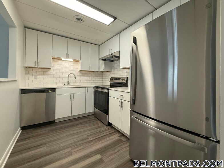 Building Photo - 55 Hill Rd