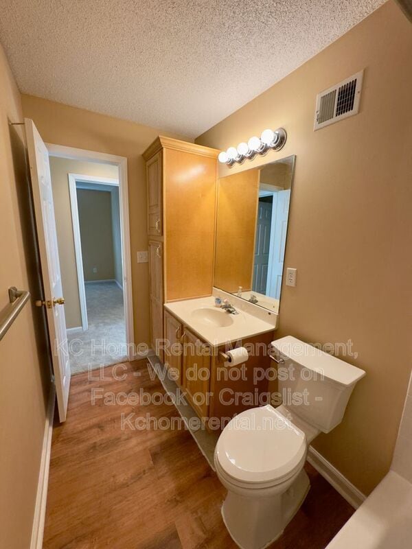 Building Photo - 8643 Melrose St